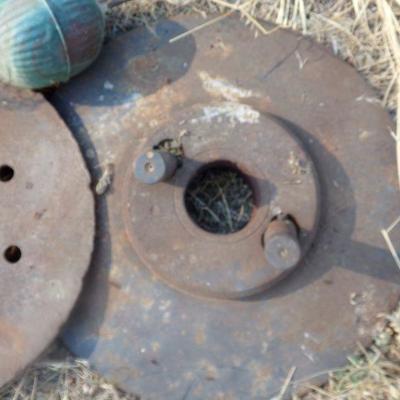 BB-12   2 TRACTOR SEATS AND VARIOUS FARM PIECES