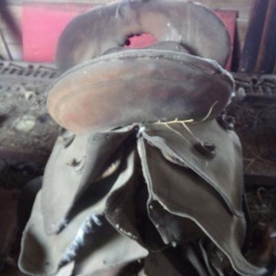 BB-15 OLD HORSE SADDLES