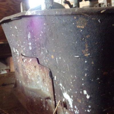 BB-16  VINTAGE WATER TANK