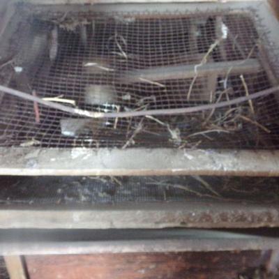 BB-17   VINTAGE CORN SHELLER