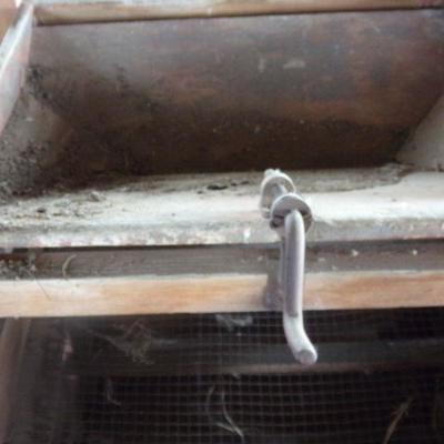 BB-17   VINTAGE CORN SHELLER