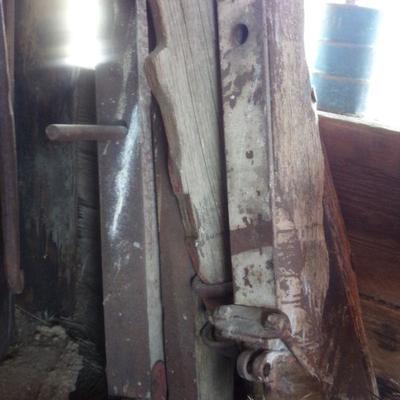 BB-19  VINTAGE WAGON AXLES