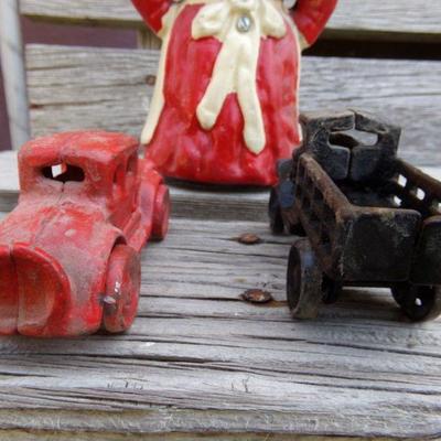 LOT 204  CAST IRON AUNT JEMIMA BANK & TOY CARS