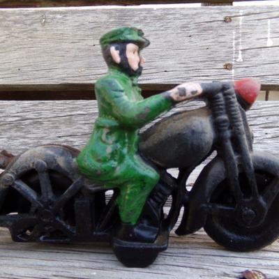 LOT 207  CAST IRON MOTORCYCLE COP & TOY CAR