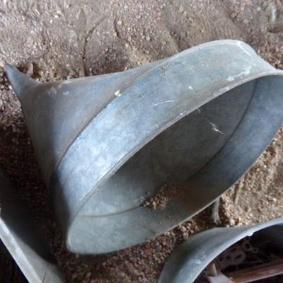 BB-31  OIL FUNNEL AND 2 PAILS