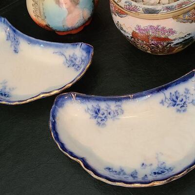 G16: Lot Of Decortive Porcelain pieces