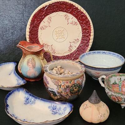 G16: Lot Of Decortive Porcelain pieces
