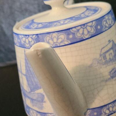 G17: Decorative Nippon Salt & Pepper Shakers And More