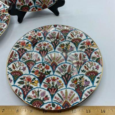 Set of 3 Smithsonian Institution Colorful Dessert Plates  