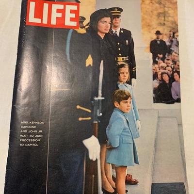 Vintage JFK lot! Newspapers,photo and magazines. 