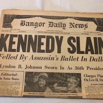 Vintage JFK lot! Newspapers,photo and magazines. 