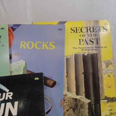 lot 293 Question and Answer Adventure Books Vintage