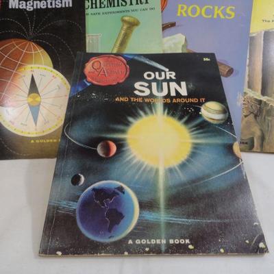 lot 293 Question and Answer Adventure Books Vintage
