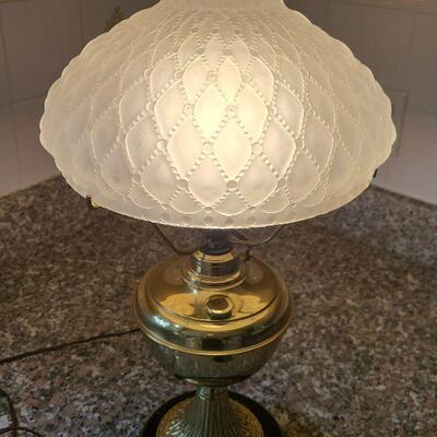 G32:  Hurricane Lamp