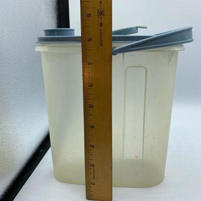 Tupperware Juice Container with Handle