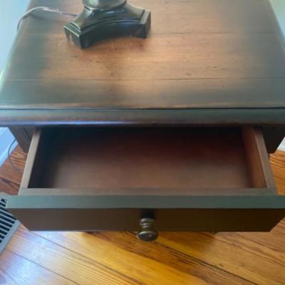 156: Pottery Barn Single Drawer End Table with Lamp 