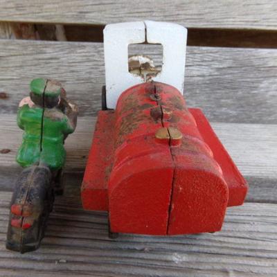 LOT 218  CAST IRON MOTORCYCLE COP AND TRUCK