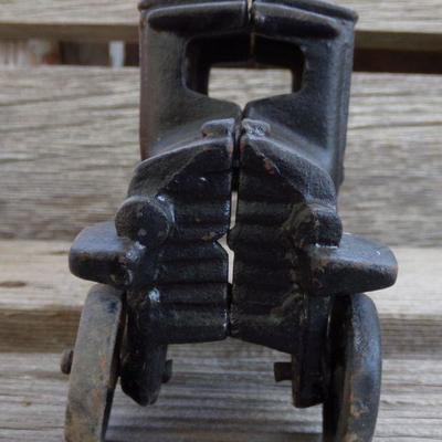 LOT 221  CAST IRON BUS & SUV