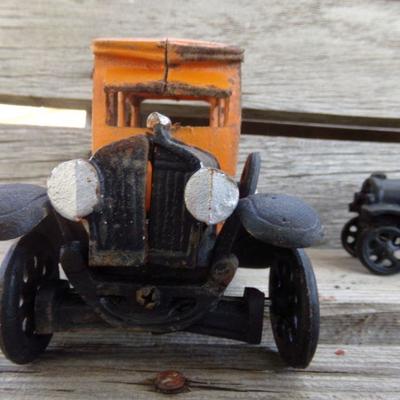 LOT 221  CAST IRON BUS & SUV