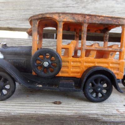 LOT 221  CAST IRON BUS & SUV
