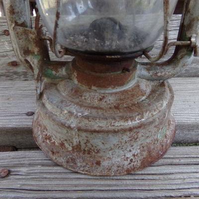 LOT 226  ANTIQUE RAILROAD? LANTERN. (SG)