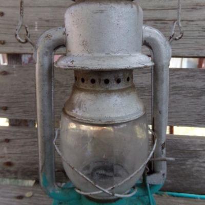 LOT 229  COLD BLAST LANTERN (SG)