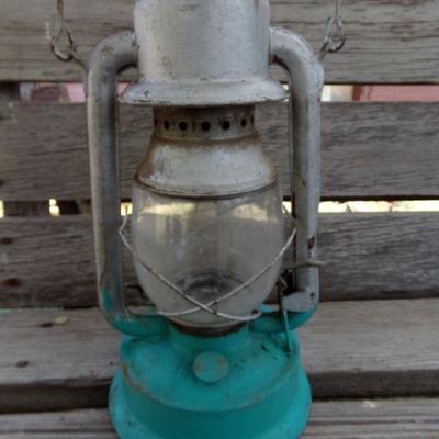 LOT 229  COLD BLAST LANTERN (SG)