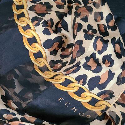 G68: Lot Of Scarves