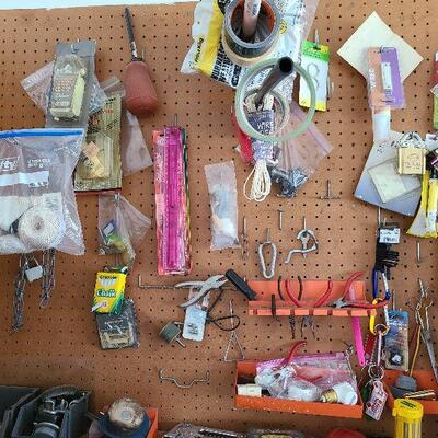 G80:  Lot of Hanging Tools