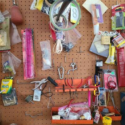G80:  Lot of Hanging Tools