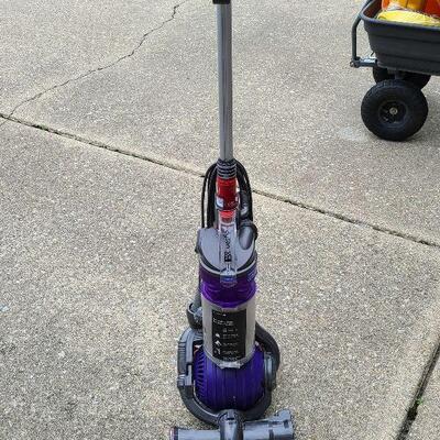 G82: Dyson DC24 Ball Vaccum