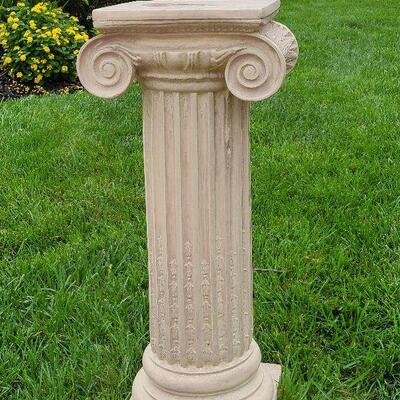 G87: Ceramic 2.5 feet Tall Column