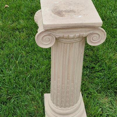 G87: Ceramic 2.5 feet Tall Column