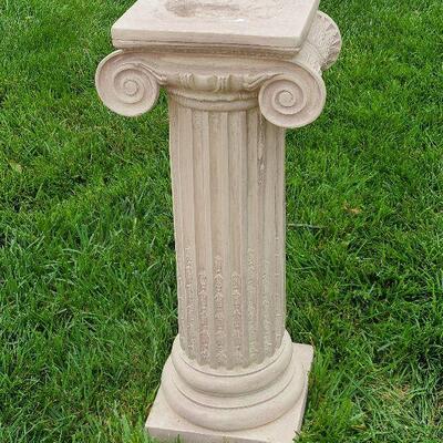 G87: Ceramic 2.5 feet Tall Column