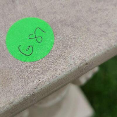 G87: Ceramic 2.5 feet Tall Column