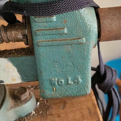 G89: Vintage Chief No L4 Swivel Base Vise Made in USA