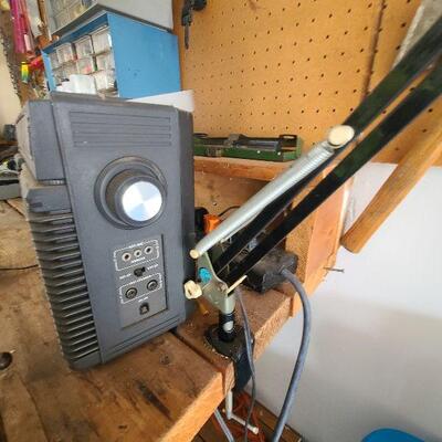 G90: Underwriter Laboratories Portable Workbench Lamp