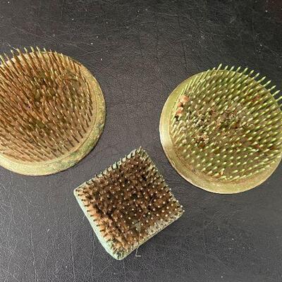G95: Antique Metal Spiked Floral Frogs and Arrangements