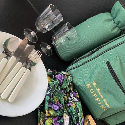 G96:  Tuscany Estates Ruffino Picnic Backpack