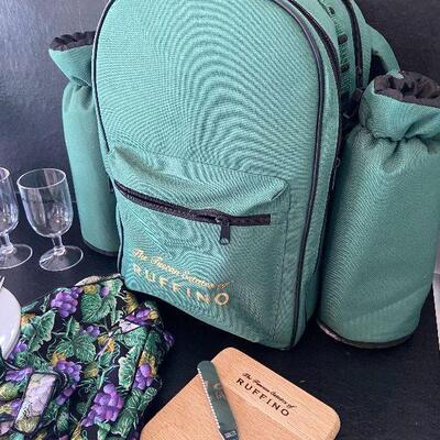G96:  Tuscany Estates Ruffino Picnic Backpack