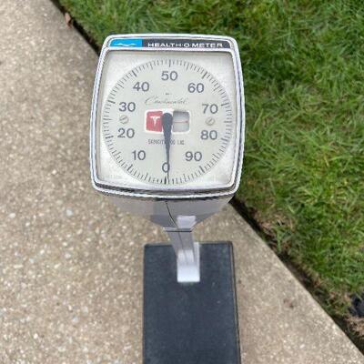 G100: Health-O Meter Doctors Scale and Health Books