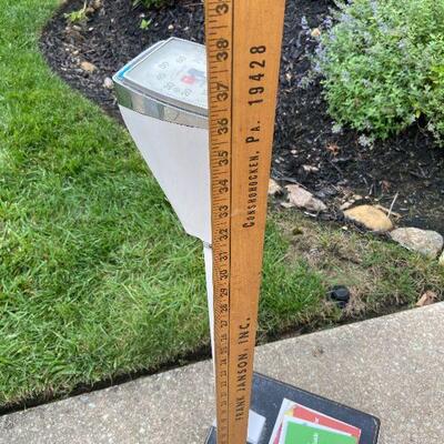 G100: Health-O Meter Doctors Scale and Health Books