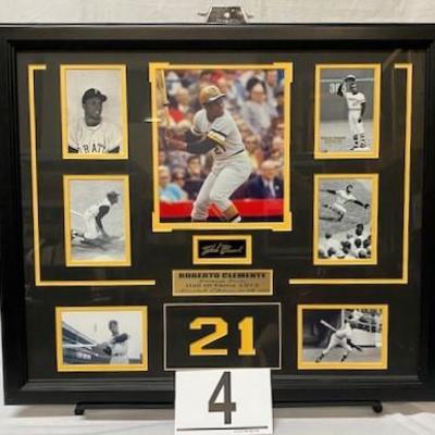 LOT#A4: Autographed Roberto Clemente Limited Edition Montage #21 of 500