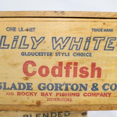 LOT#T37: Lakeshire Cheese, Lily White Codfish & Kraft American Cheese Box Lot