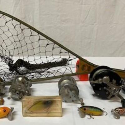 LOT#R42: Assorted Vintage Fishing Lot