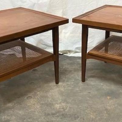 LOT#G44: Pair of Mid-Century End Tables by Drexel