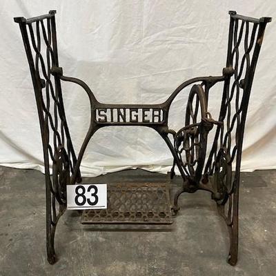 LOT#G83: Singer Cast Sewing Stand