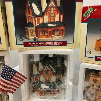 LOT#A102: Lemax Christmas Lot