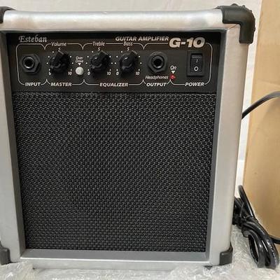 LOT#R103: NOS Esteban Guitar Amplifier