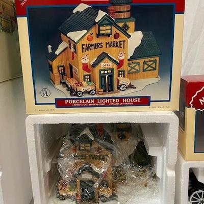 LOT#A110: Lemax Christmas Lot